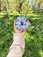 Frosted Floral Scrunchie 💙