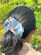 Frosted Floral Scrunchie 💙