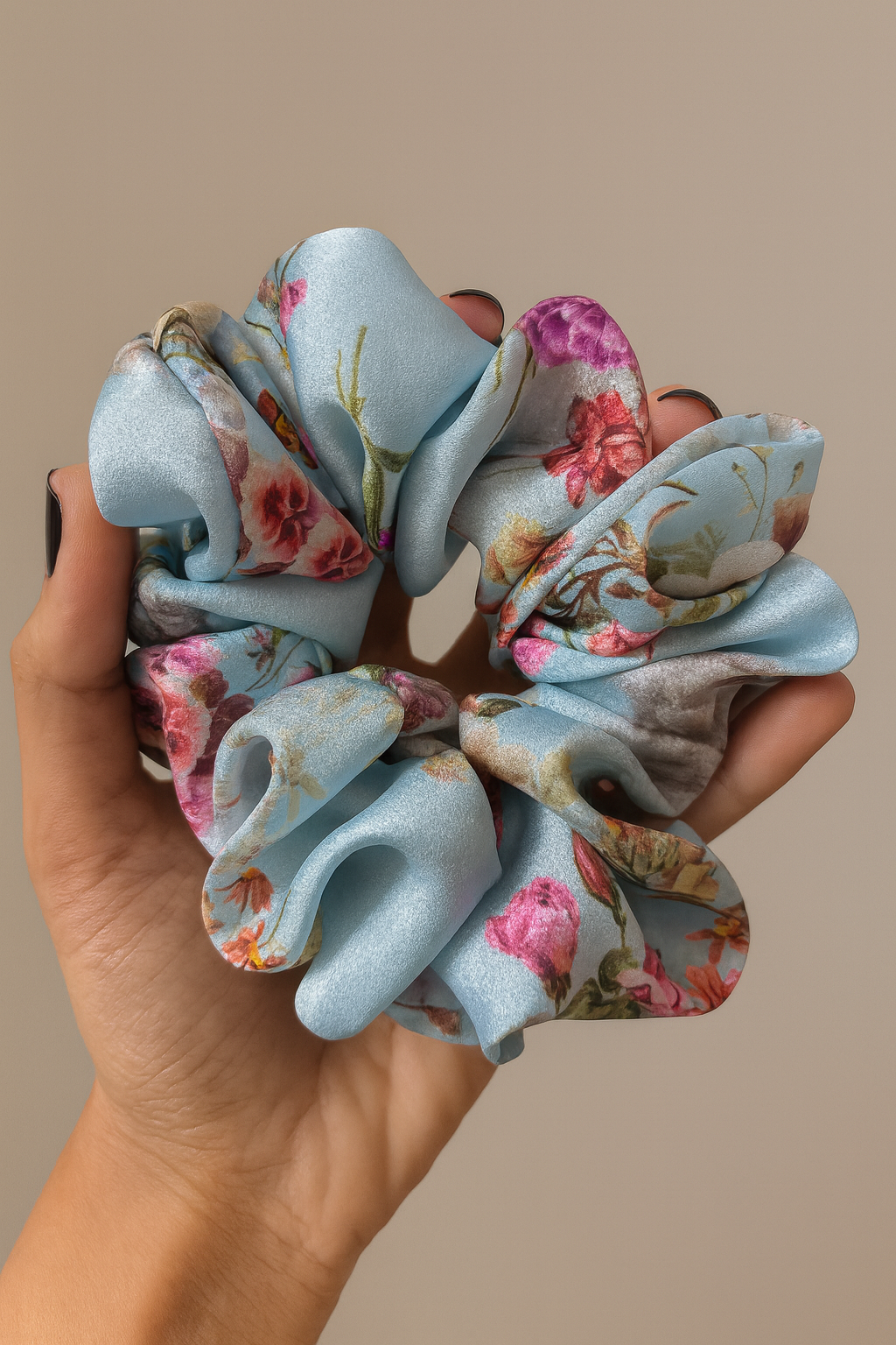 Frosted Floral Scrunchie 💙