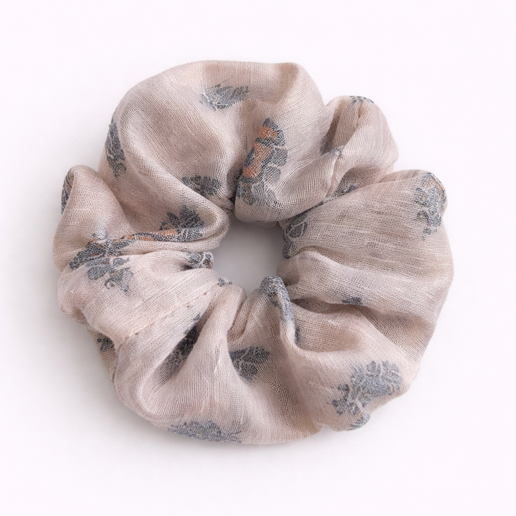 🤍 Soft Girl Neutral Mini Scrunchie